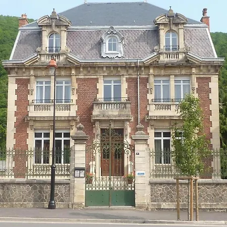 Le Clos Belle Rose Et La Roseraie Couette-café