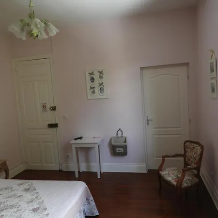 Le Clos Belle Rose Et La Roseraie