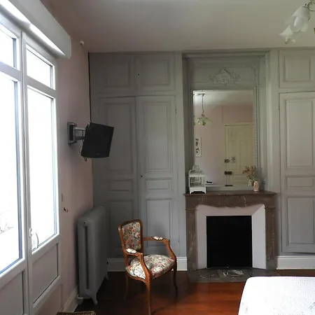 Couette-café Le Clos Belle Rose Et La Roseraie 3*