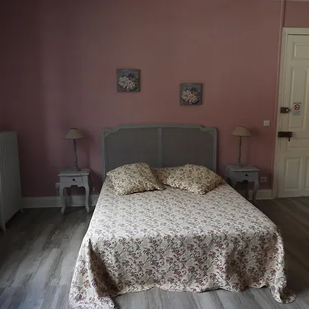 Le Clos Belle Rose Et La Roseraie