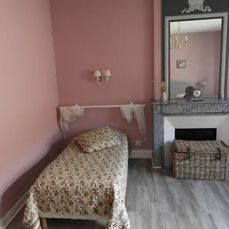 Le Clos Belle Rose Et La Roseraie Couette-café 3*