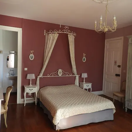 Le Clos Belle Rose Et La Roseraie Couette-café