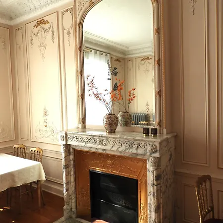 Le Clos Belle Rose Et La Roseraie