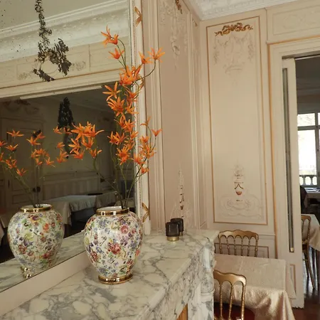 Le Clos Belle Rose Et La Roseraie