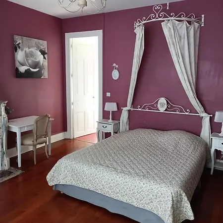 Le Clos Belle Rose Et La Roseraie Bed & Breakfast