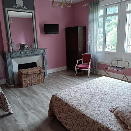 Le Clos Belle Rose Et La Roseraie