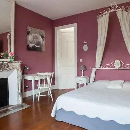 Le Clos Belle Rose Et La Roseraie Bed & Breakfast